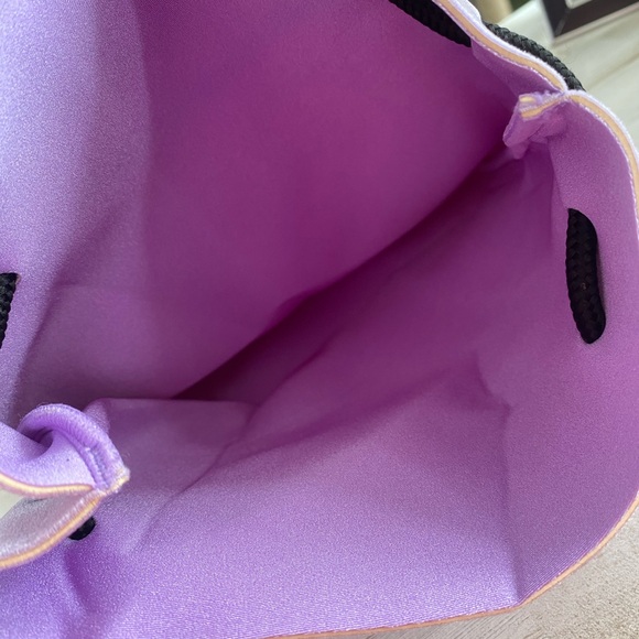 Triangl Drawstring Bag - Picture 3 of 4